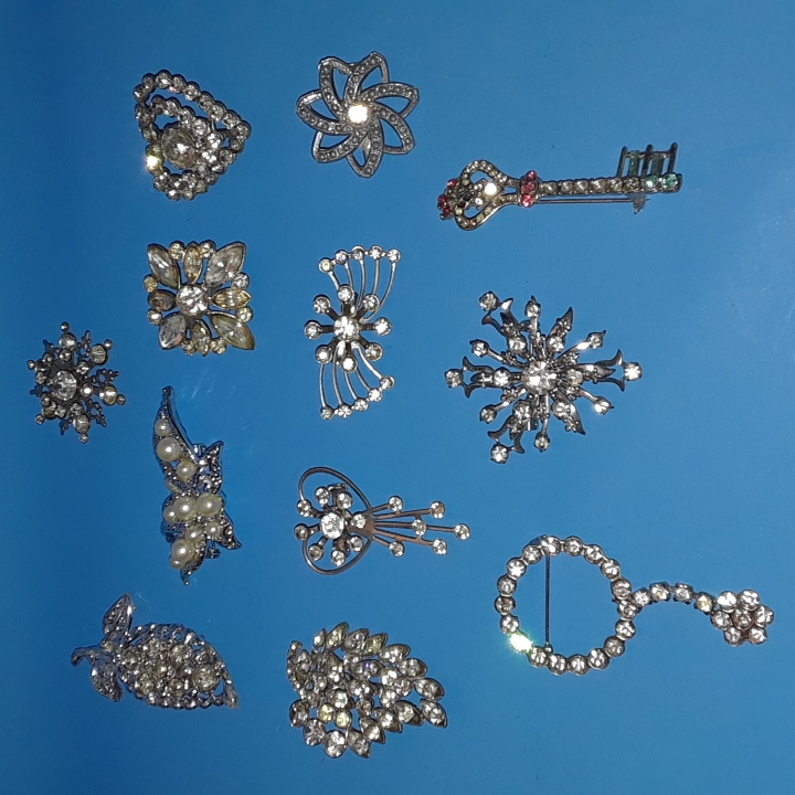 12 Vintage Silver Plated/ Stainles Steek Brooches Faux Diamonds And Pearls